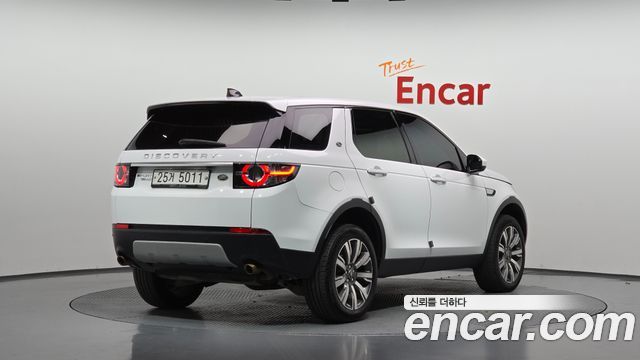 Land Rover Discovery Sport 2.0 TD4 HSE Luxury 2017 — фото 2