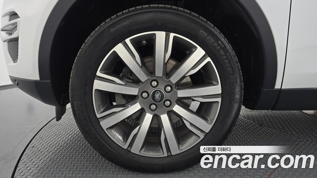 Land Rover Discovery Sport 2.0 TD4 HSE Luxury 2017 — фото 5
