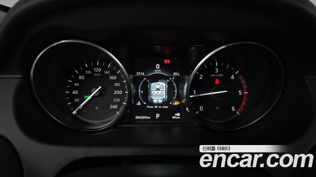 Land Rover Discovery Sport 2.0 TD4 HSE Luxury 2017 — фото 8