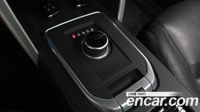 Land Rover Discovery Sport 2.0 TD4 HSE Luxury 2017 — фото 9