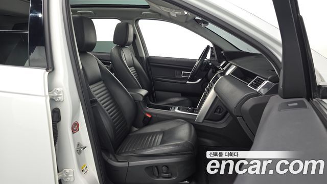 Land Rover Discovery Sport 2.0 TD4 HSE Luxury 2017 — фото 11
