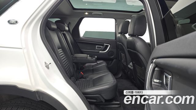 Land Rover Discovery Sport 2.0 TD4 HSE Luxury 2017 — фото 12