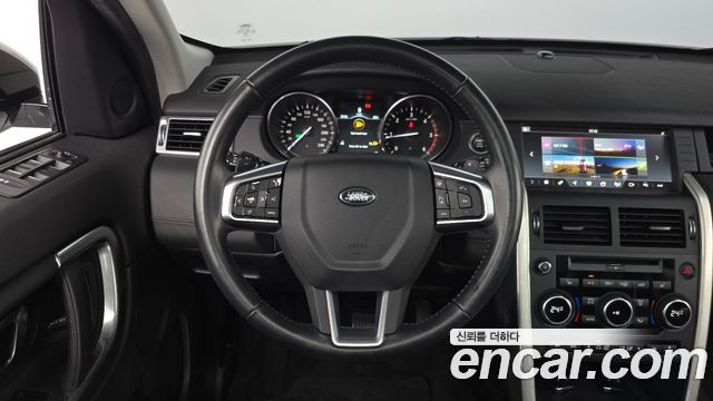 Land Rover Discovery Sport 2.0 TD4 HSE Luxury 2017 — фото 13