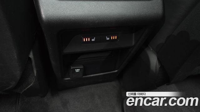 Land Rover Discovery Sport 2.0 TD4 HSE Luxury 2017 — фото 19