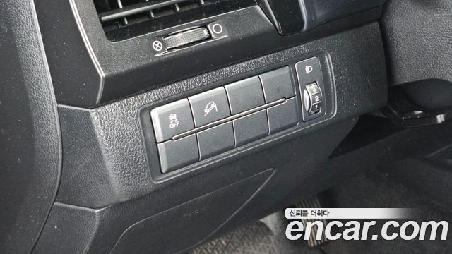 KG Mobility (SsangYong) Rexton Sports Khan Diesel 2.2 2WD Prestige Special (5-Link) 2020 — фото 18
