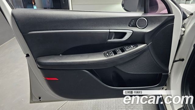 Hyundai Sonata Hybrid (DN8) Premium Family 2021 — фото 24