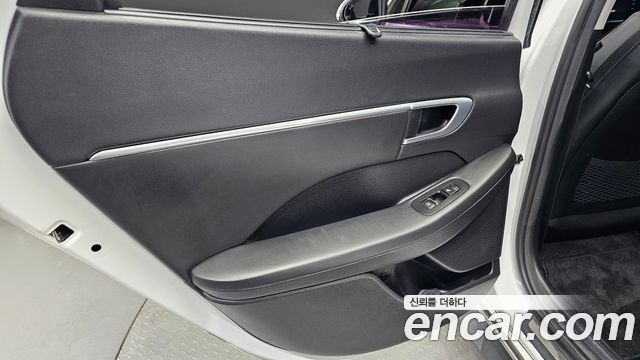 Hyundai Sonata Hybrid (DN8) Premium Family 2021 — фото 25