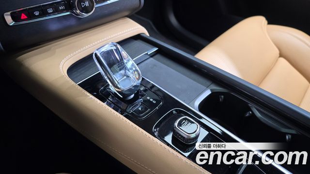 Volvo XC90 (II) B6 Ultimate Bright 2024 — фото 9