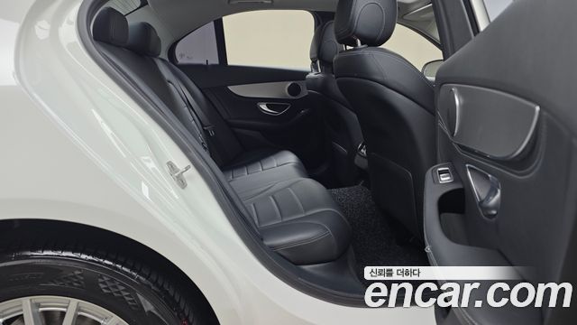 Mercedes-Benz C-Class (W205) C200 2015 — фото 11
