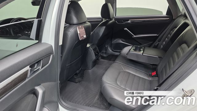 Volkswagen Passat 2.0 TSI B7 2018 — фото 16