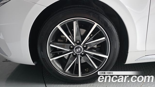 Hyundai Grandeur (IG) 2.5 Le Blanc 2023 — фото 5
