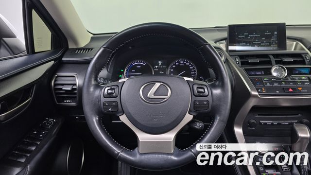 Lexus NX300h Supreme 2017 — фото 13