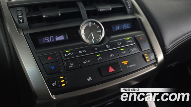 Lexus NX300h Supreme 2017 — фото 28