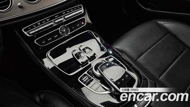 Mercedes-Benz E-Class (W213) E200 Avantgarde 2018 — фото 17