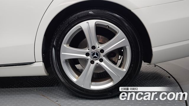 Mercedes-Benz E-Class (W213) E200 Avantgarde 2018 — фото 21