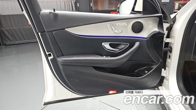 Mercedes-Benz E-Class (W213) E200 Avantgarde 2018 — фото 24