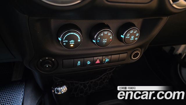 Jeep Wrangler (JK) 2.8 Diesel Rubicon 4Door 2015 — фото 16