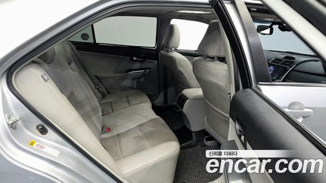 Toyota Camry Hybrid XLE 2013 — фото 11