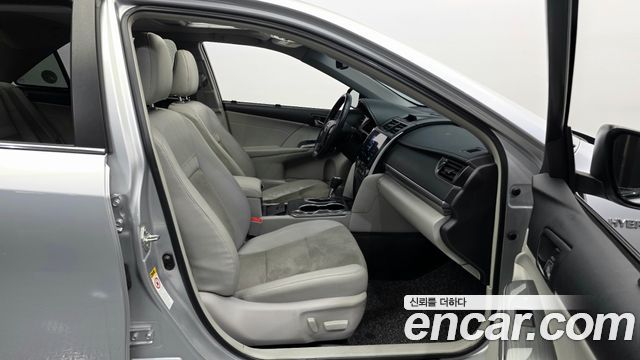 Toyota Camry Hybrid XLE 2013 — фото 12