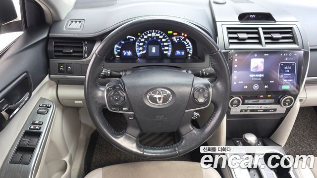 Toyota Camry Hybrid XLE 2013 — фото 13
