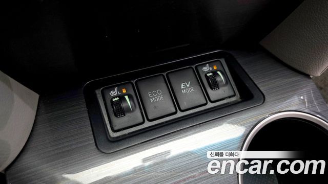 Toyota Camry Hybrid XLE 2013 — фото 16