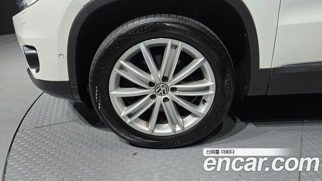 Volkswagen Tiguan 2.0 TDI  Premium 5N 2013 — фото 5