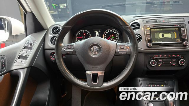 Volkswagen Tiguan 2.0 TDI  Premium 5N 2013 — фото 13