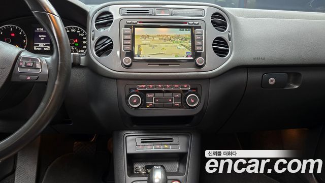 Volkswagen Tiguan 2.0 TDI  Premium 5N 2013 — фото 14