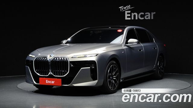 BMW 7 Series (G70) 740i sDrive M Sport