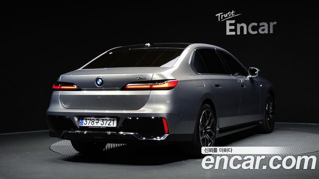 BMW 7 Series (G70) 740i sDrive M Sport 2023 — фото 2