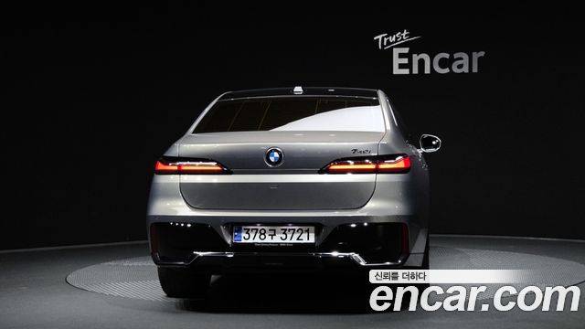 BMW 7 Series (G70) 740i sDrive M Sport 2023 — фото 4