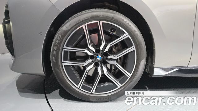 BMW 7 Series (G70) 740i sDrive M Sport 2023 — фото 5