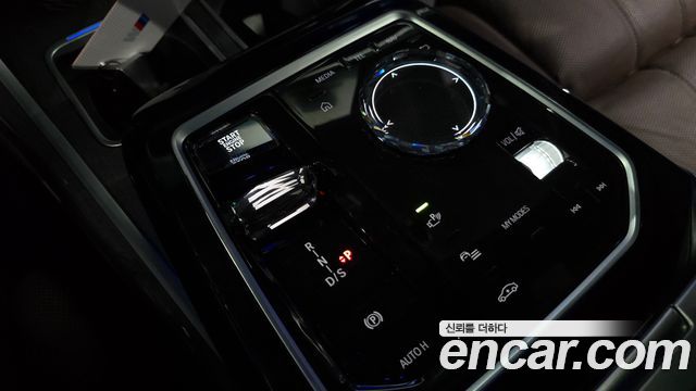 BMW 7 Series (G70) 740i sDrive M Sport 2023 — фото 9