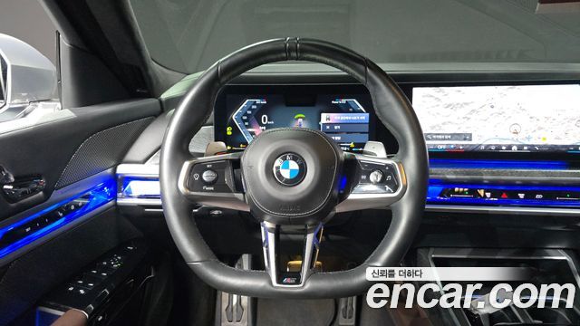 BMW 7 Series (G70) 740i sDrive M Sport 2023 — фото 13