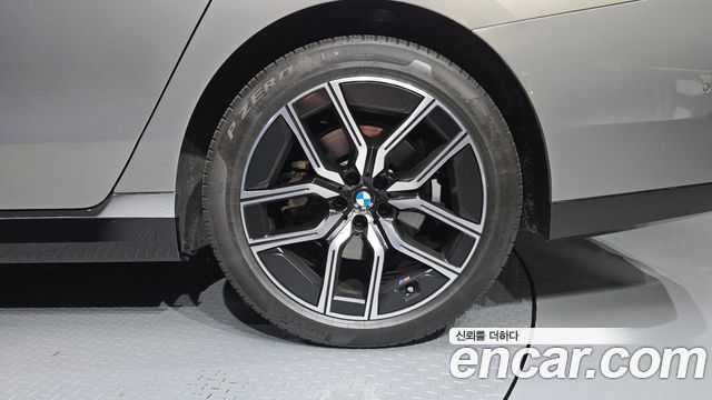BMW 7 Series (G70) 740i sDrive M Sport 2023 — фото 21