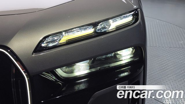 BMW 7 Series (G70) 740i sDrive M Sport 2023 — фото 22