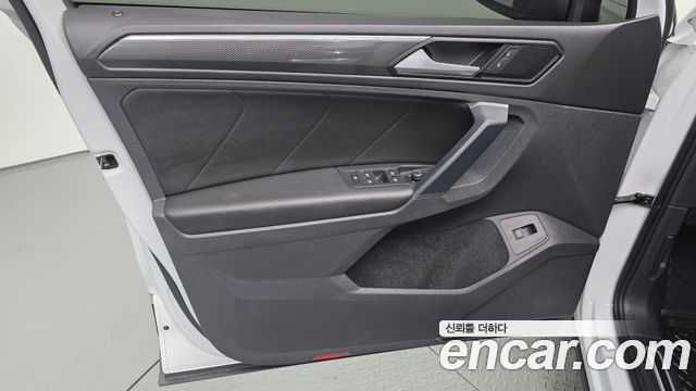 Volkswagen Tiguan (II) 2.0 TDI Prestige 2020 — фото 24