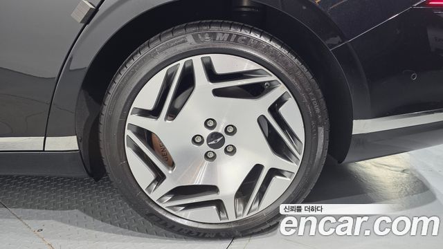 Genesis G90 (RS4) Gasoline 3.5 Turbo e-S/C AWD LWB 2023 — фото 21