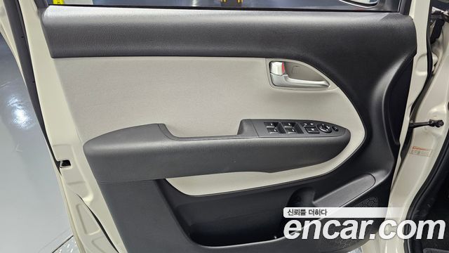 Kia Ray Van 2-Seater Prestige Special 2023 — фото 24