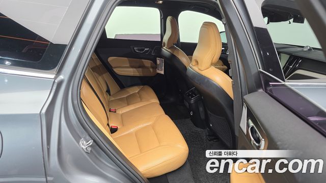Volvo XC60 (II) D5 Inscription 2020 — фото 12