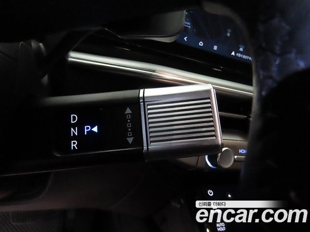 Hyundai Grandeur (GN7) 3.5 LPG 2WD (Taxi) Deluxe 2023 — фото 16