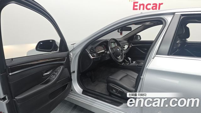 BMW 5 Series (F10) 528i xDrive 2014 — фото 10