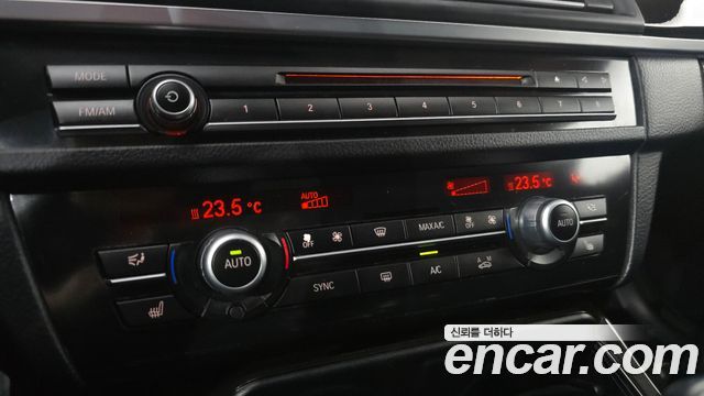 BMW 5 Series (F10) 528i xDrive 2014 — фото 18