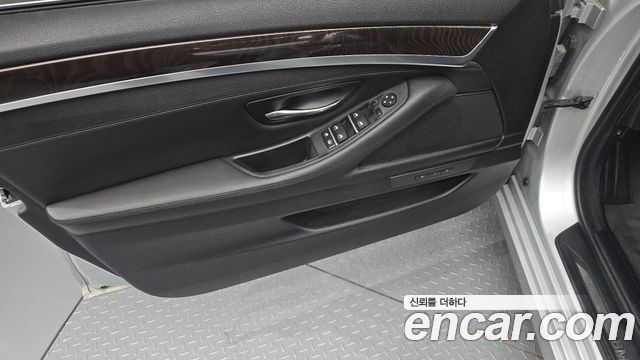 BMW 5 Series (F10) 528i xDrive 2014 — фото 24