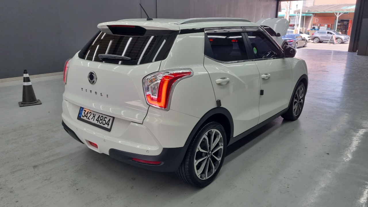 KG Mobility (SsangYong) Tivoli Diesel LX 2WD 2017 — фото 2