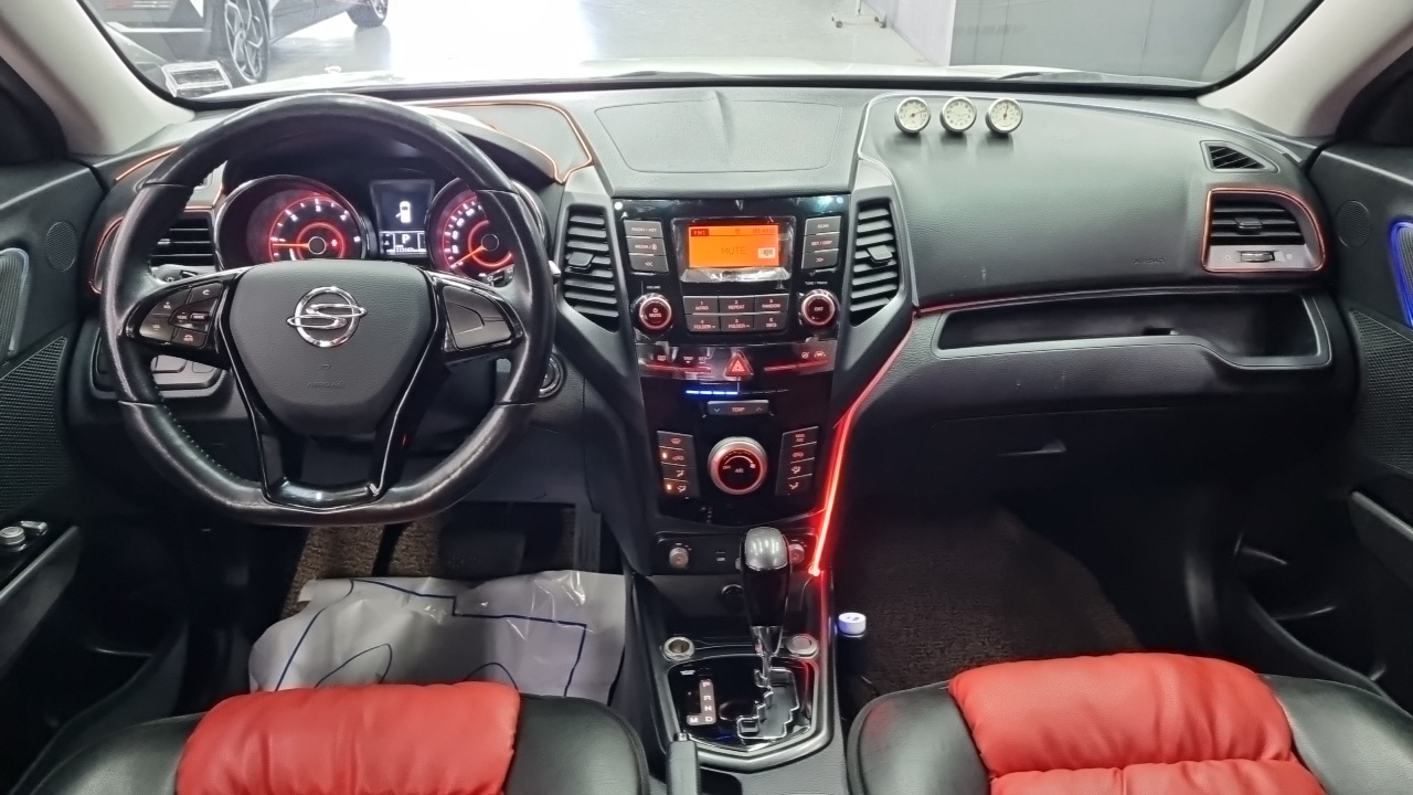 KG Mobility (SsangYong) Tivoli Diesel LX 2WD 2017 — фото 7