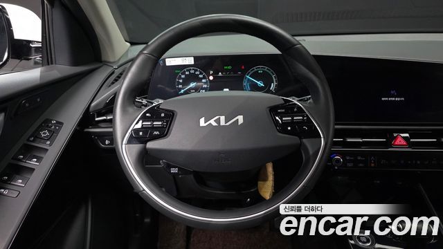 Kia Niro Prestige 2022 — фото 17