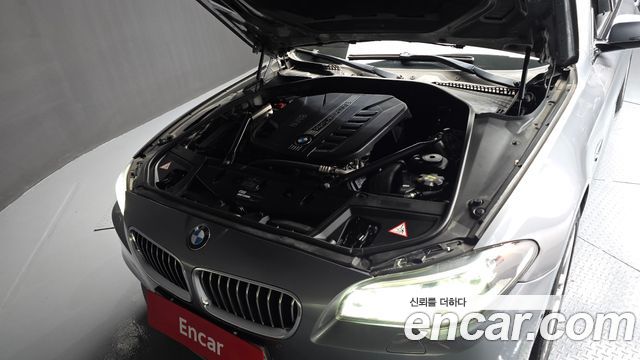 BMW 5 Series (F10) 530d xDrive M Aero Dynamic 2015 — фото 6