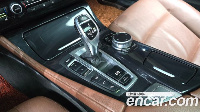 BMW 5 Series (F10) 530d xDrive M Aero Dynamic 2015 — фото 9