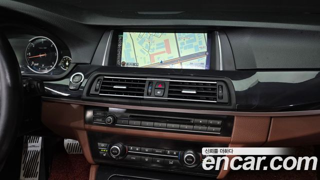 BMW 5 Series (F10) 530d xDrive M Aero Dynamic 2015 — фото 17